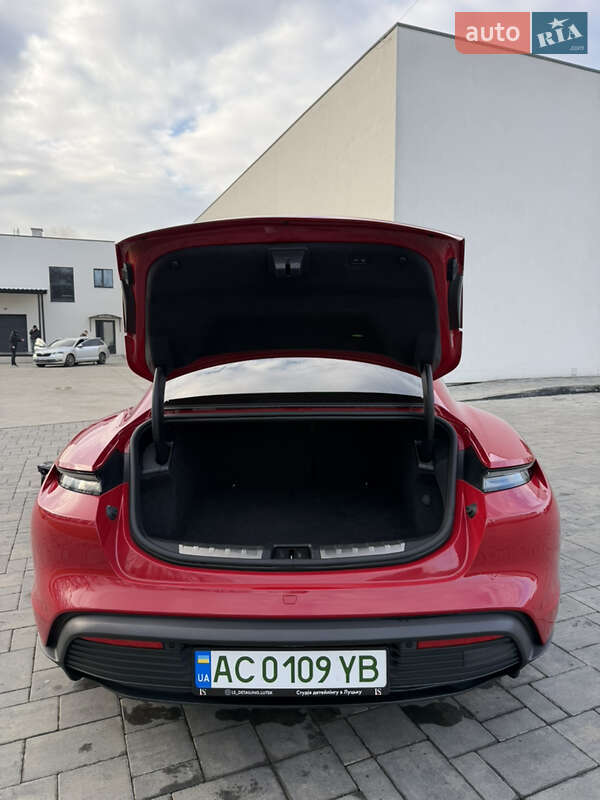 Седан Porsche Taycan 2020 в Луцке