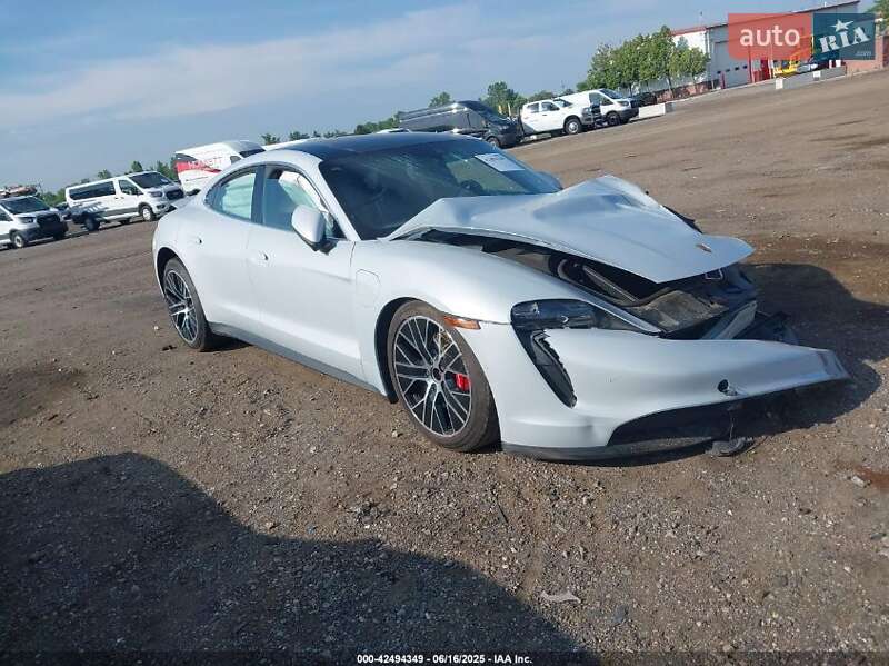 Porsche Taycan 2021 Porsche Taycan 2021