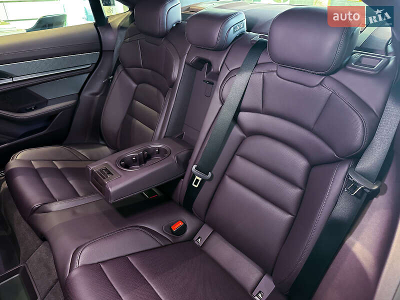 Седан Porsche Taycan 2025 в Одессе