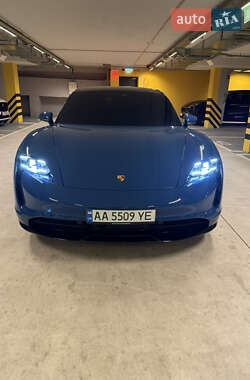 Седан Porsche Taycan 2022 в Киеве