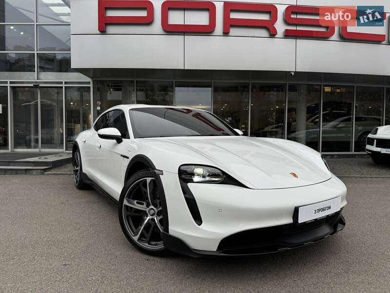 Седан Porsche Taycan 2023 в Дніпрі