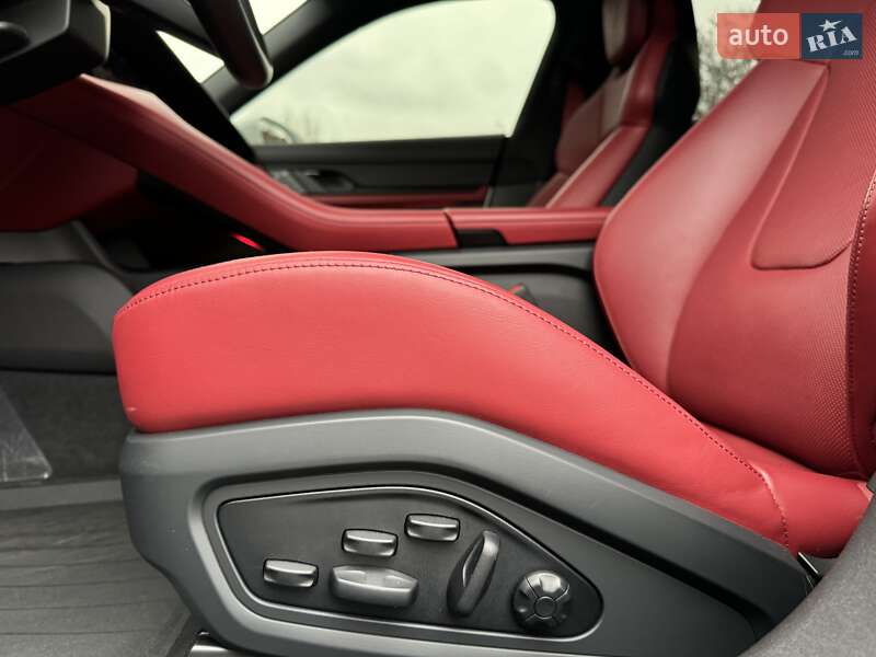 Седан Porsche Taycan 2023 в Дніпрі