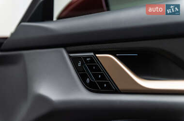 Седан Porsche Taycan 2021 в Мукачево