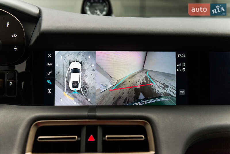 Седан Porsche Taycan 2021 в Мукачево