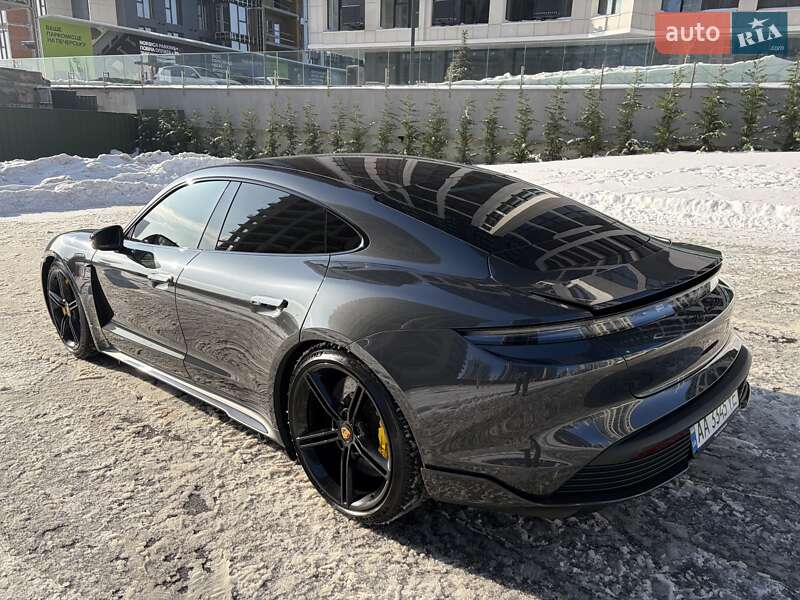 Седан Porsche Taycan 2021 в Киеве