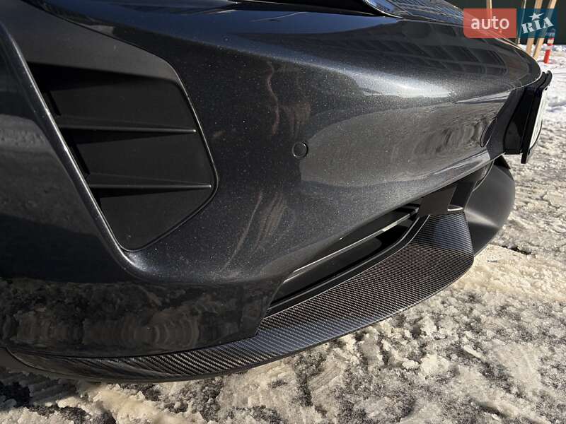 Седан Porsche Taycan 2021 в Киеве
