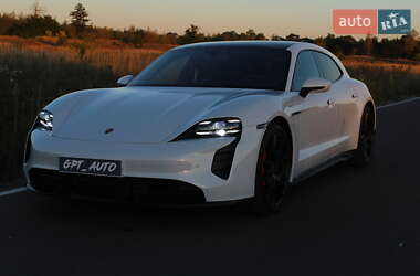 Седан Porsche Taycan 2022 в Киеве
