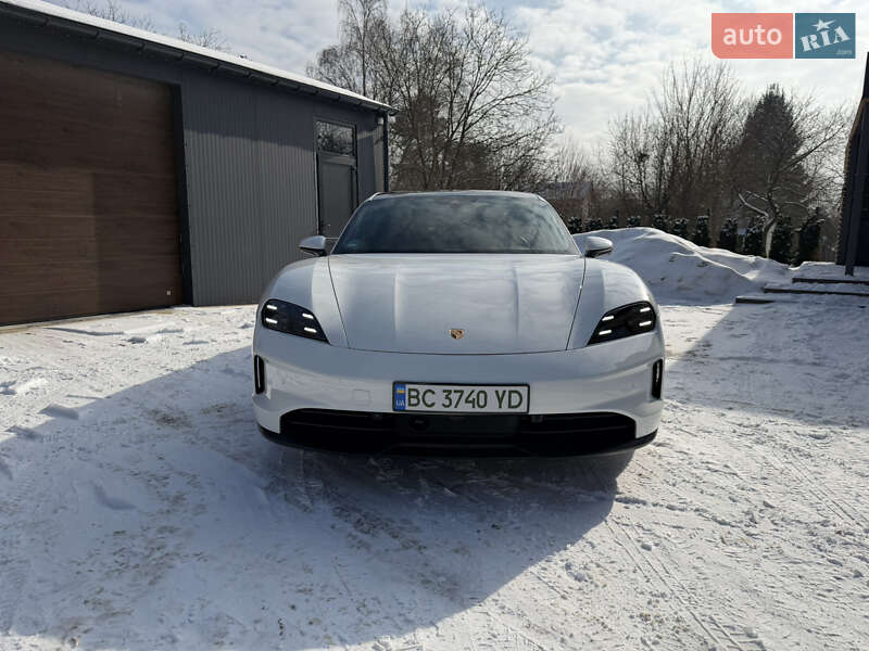 Седан Porsche Taycan 2024 в Львове