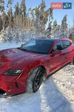 Седан Porsche Taycan 2024 в Киеве