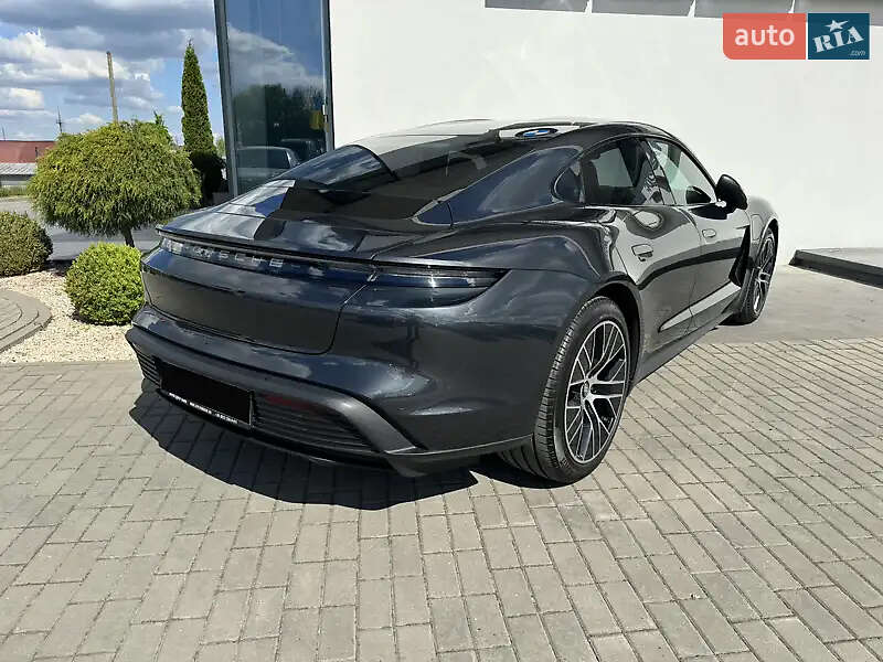 Седан Porsche Taycan 2021 в Львове