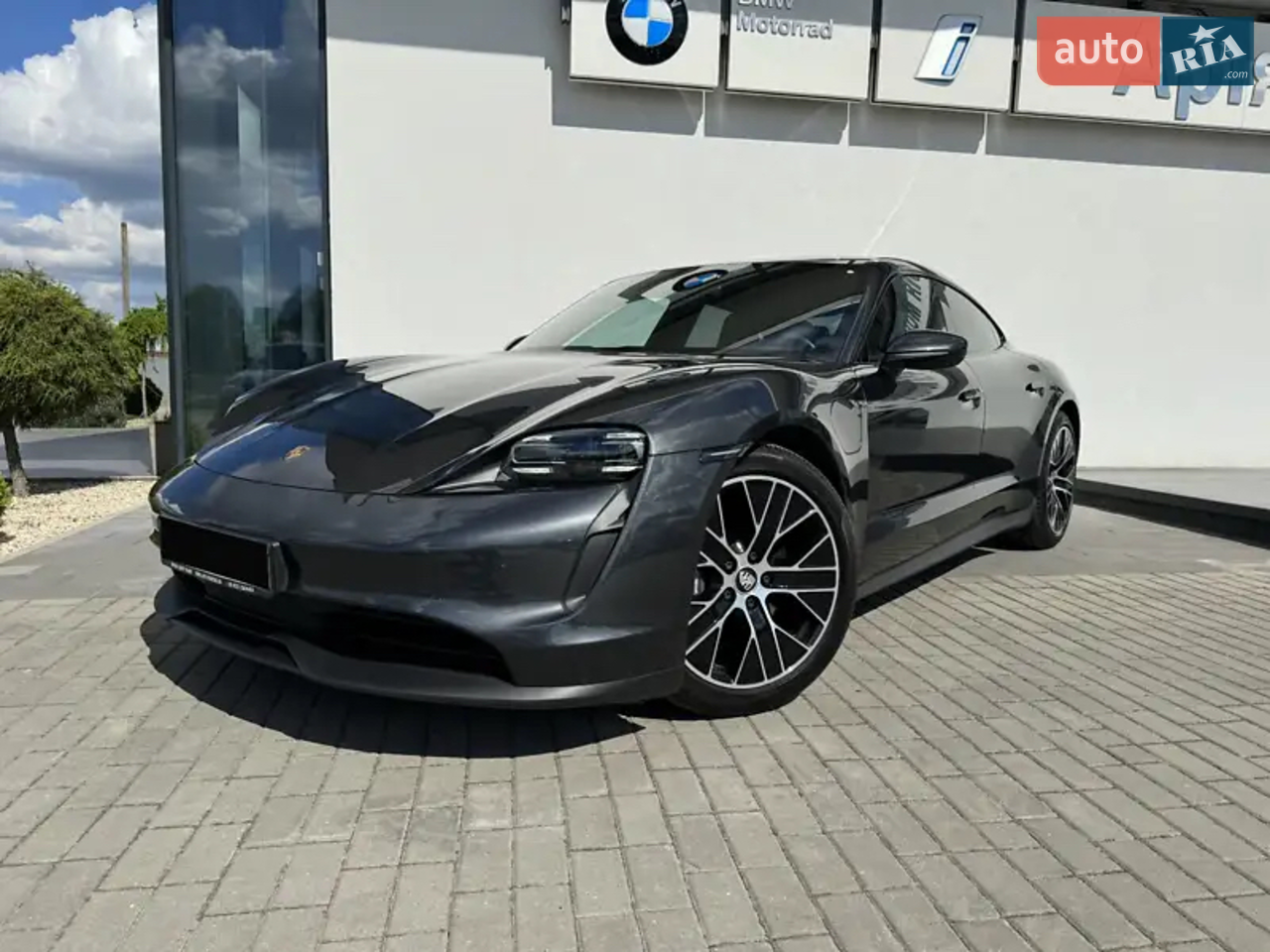 2020 Porsche Taycan - мініатюра 23