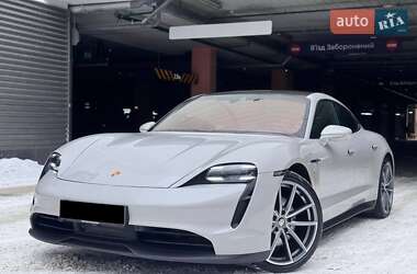 Седан Porsche Taycan 2020 в Киеве