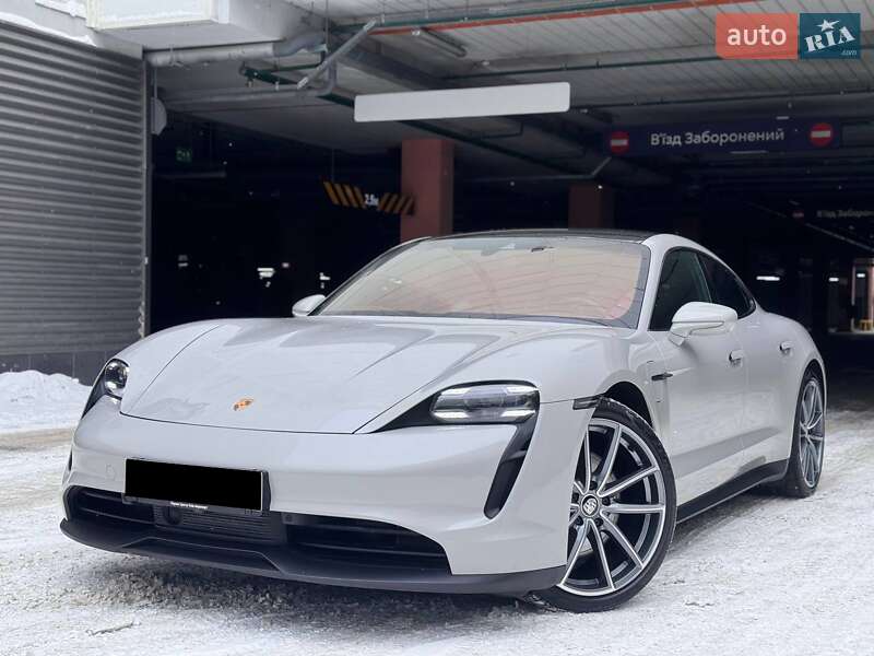 Седан Porsche Taycan 2020 в Киеве