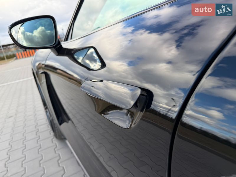 Седан Porsche Taycan 2020 в Виннице