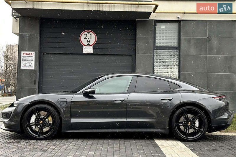 Седан Porsche Taycan 2022 в Одессе