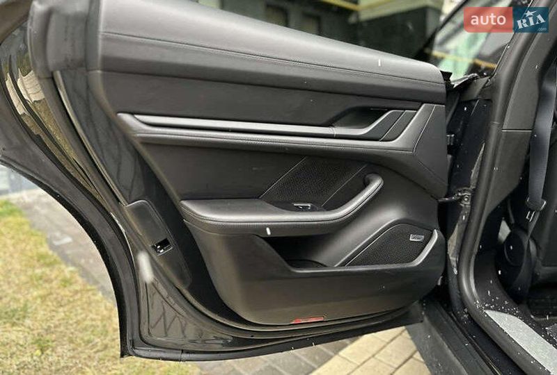 Седан Porsche Taycan 2022 в Одессе