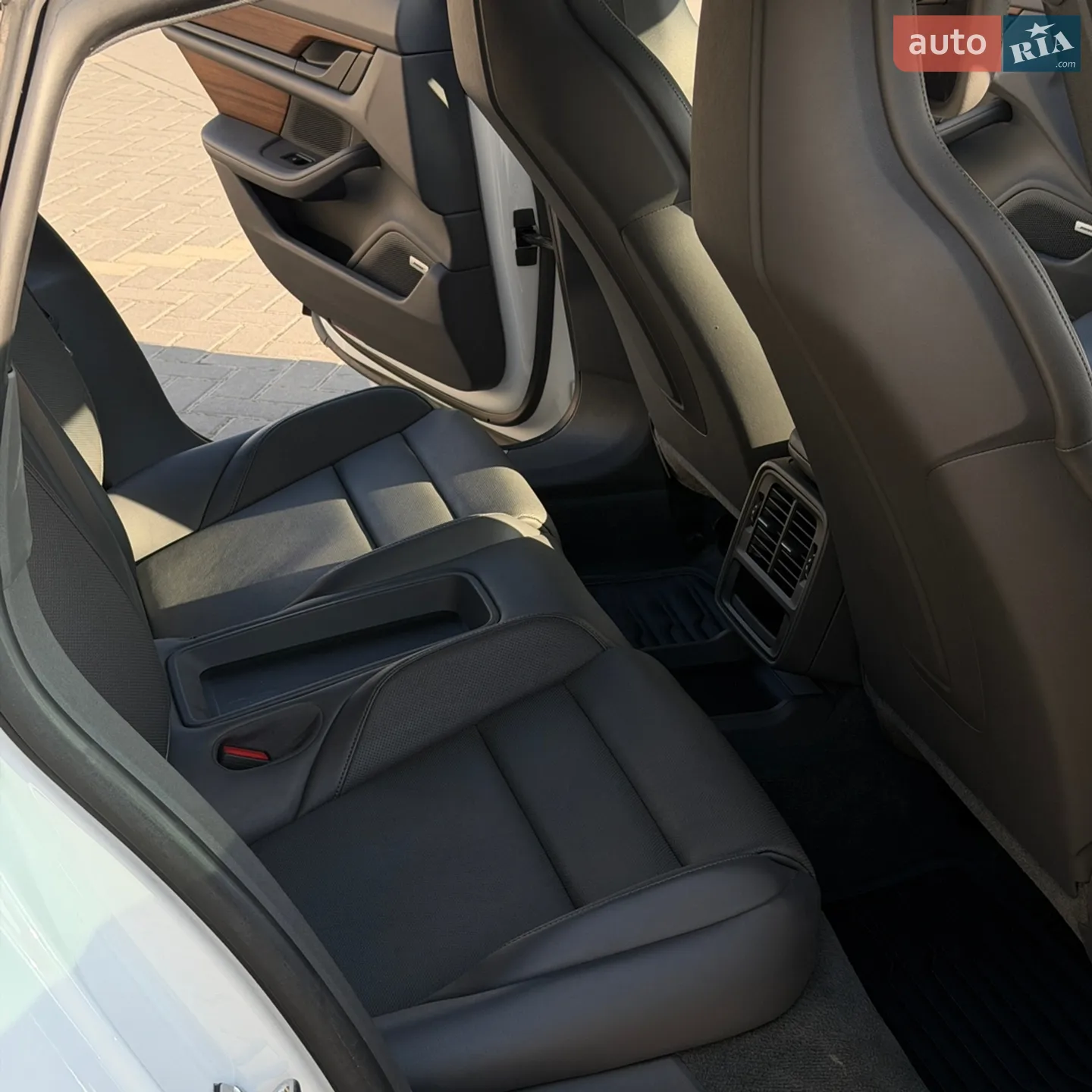 2020 Porsche Taycan - мініатюра 12