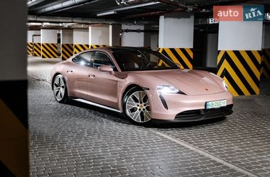 Седан Porsche Taycan 2021 в Виннице