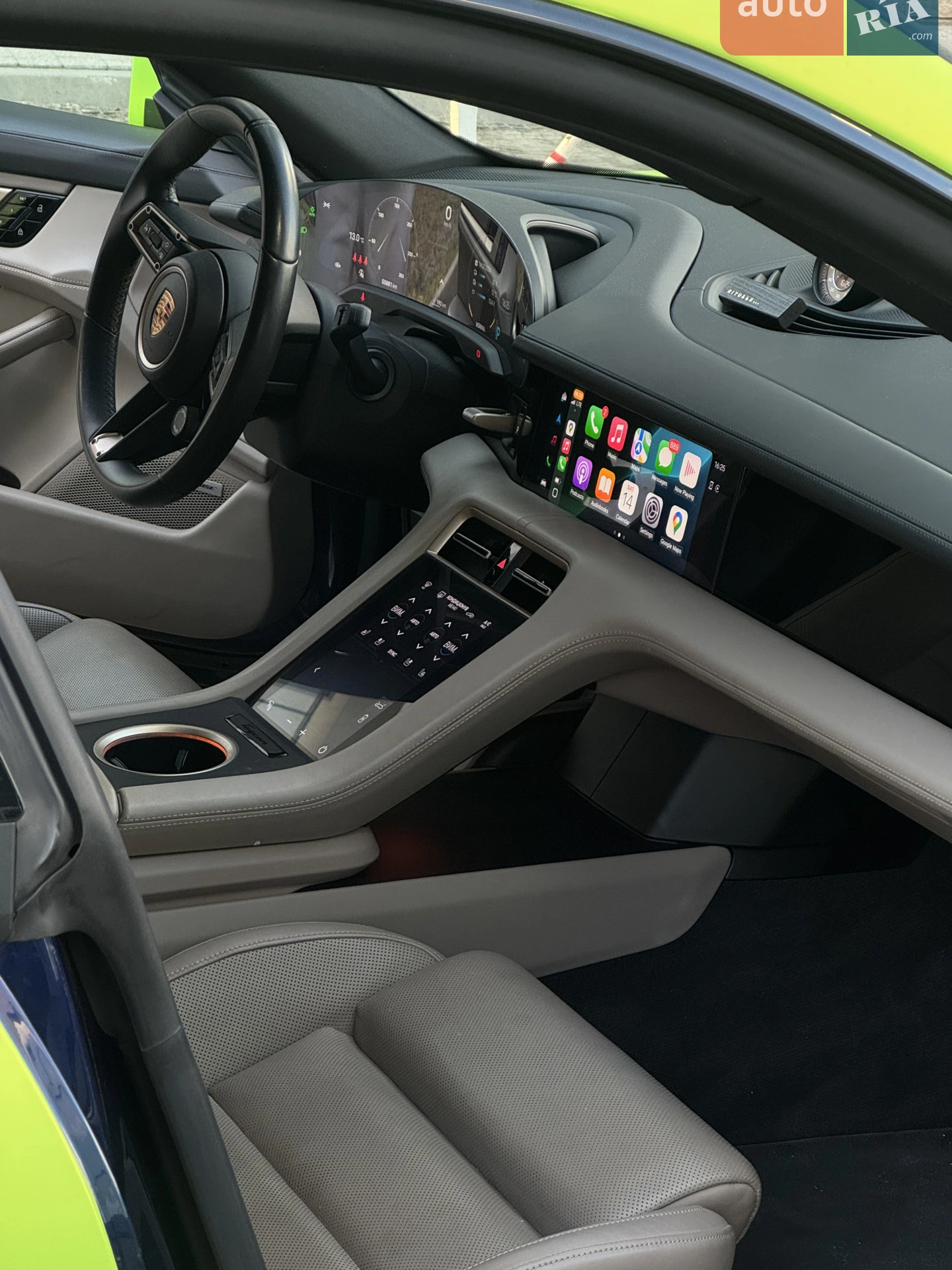 2020 Porsche Taycan - мініатюра 9