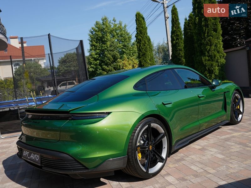 Седан Porsche Taycan 2022 в Киеве