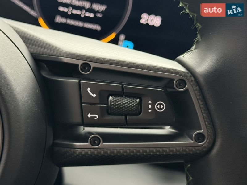 Седан Porsche Taycan 2022 в Киеве