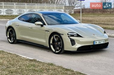 Седан Porsche Taycan 2023 в Рівному