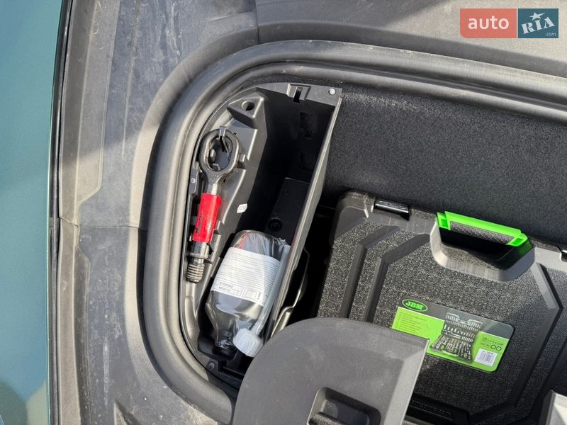 Седан Porsche Taycan 2022 в Ровно