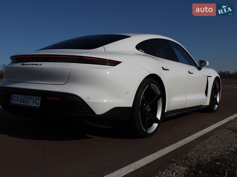 Седан Porsche Taycan 2020 в Киеве фото 10 Седан Porsche Taycan 2020 в Киеве