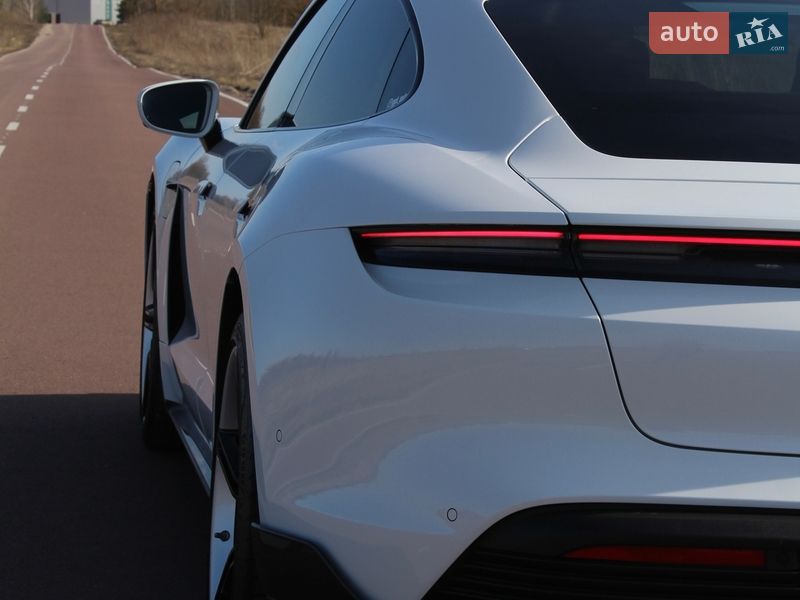 Седан Porsche Taycan 2020 в Киеве фото 9 Седан Porsche Taycan 2020 в Киеве