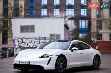 Седан Porsche Taycan 2020 в Киеве