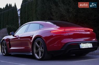 Седан Porsche Taycan 2021 в Києві