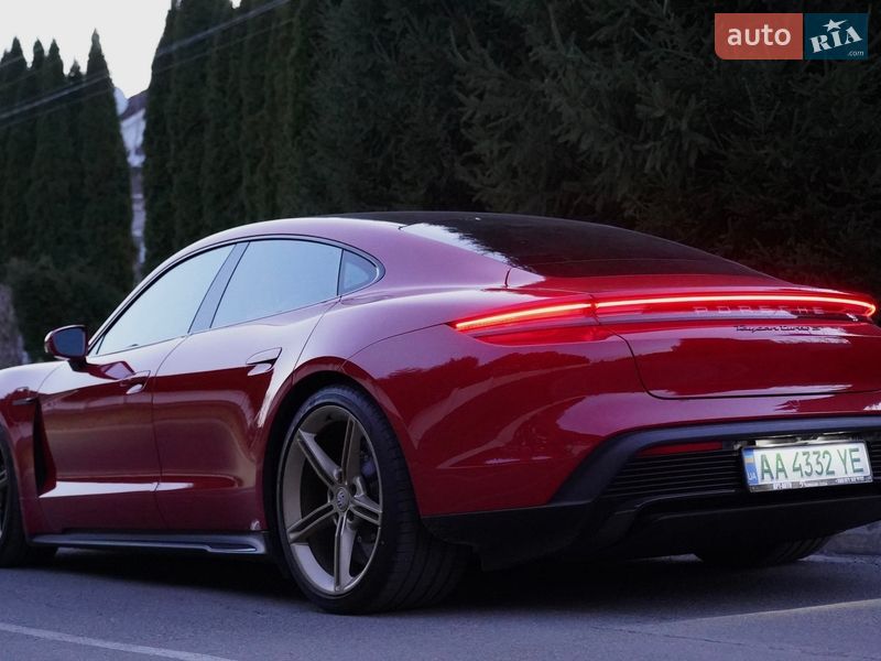 Porsche Taycan 2021