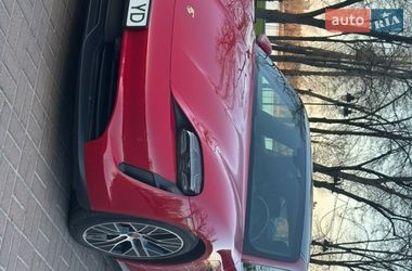 Седан Porsche Taycan 2020 в Киеве