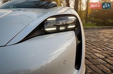 Седан Porsche Taycan 2021 в Киеве