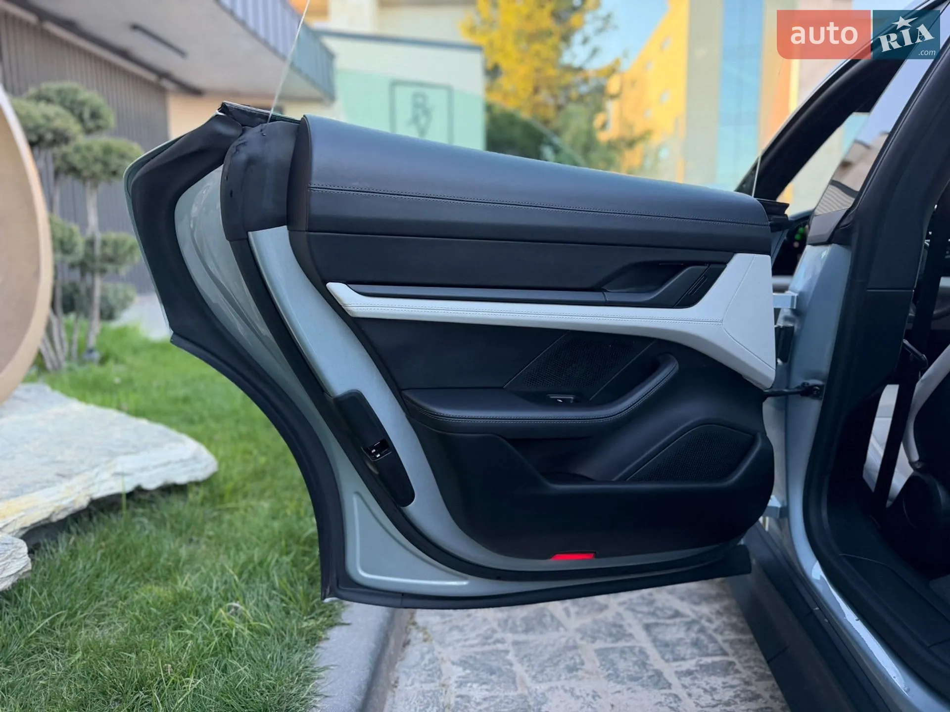2023 Porsche Taycan - мініатюра 41