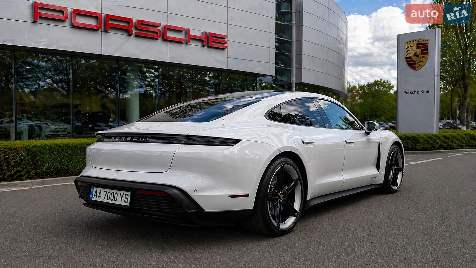 2022 Porsche Taycan - мініатюра 2