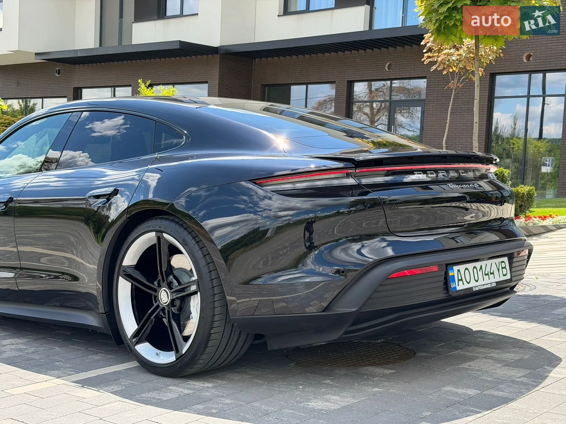 2021 Porsche Taycan - мініатюра 21