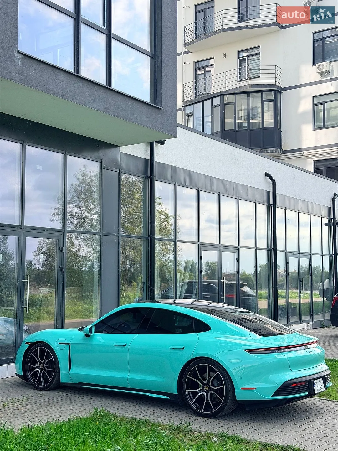 2022 Porsche Taycan - мініатюра 18