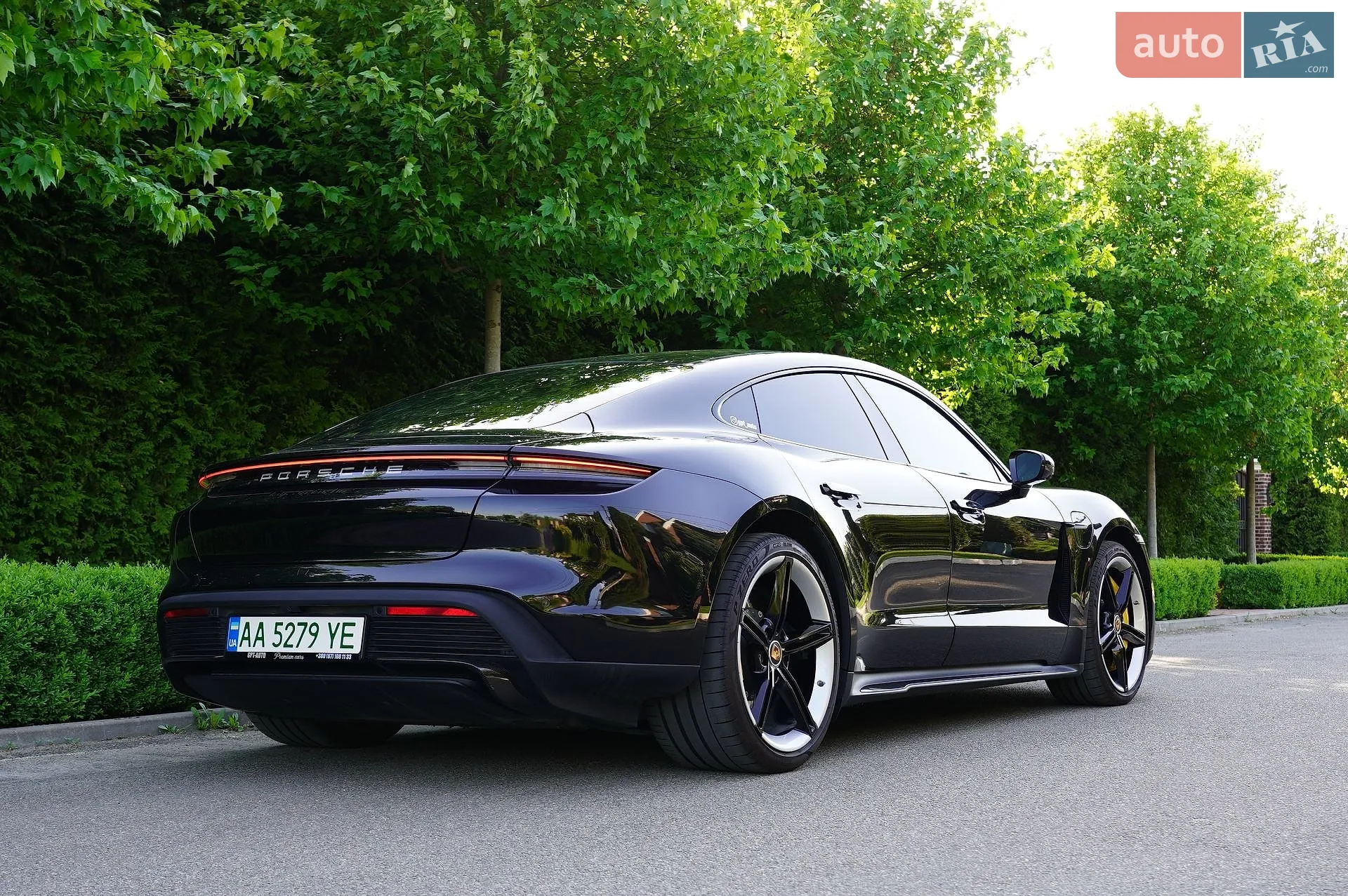 2020 Porsche Taycan - мініатюра 3