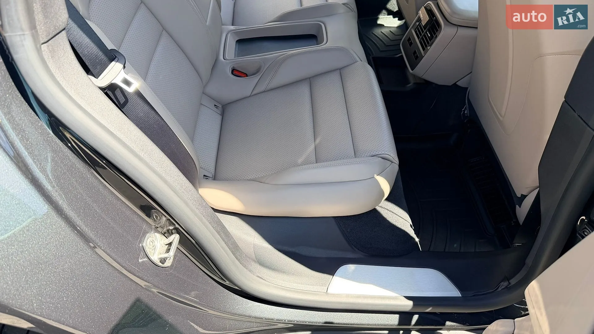 2021 Porsche Taycan - мініатюра 19