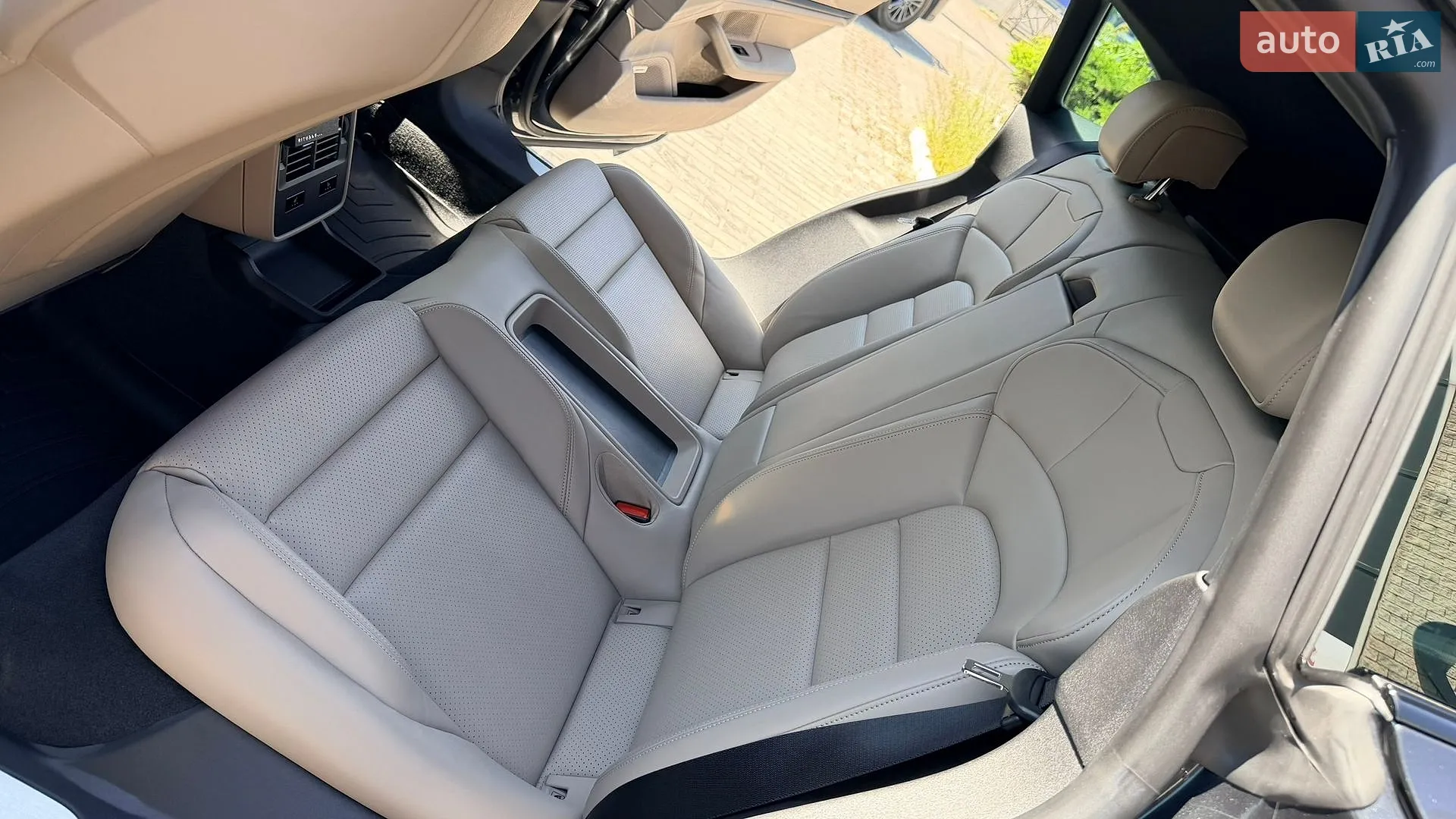 2021 Porsche Taycan - мініатюра 26