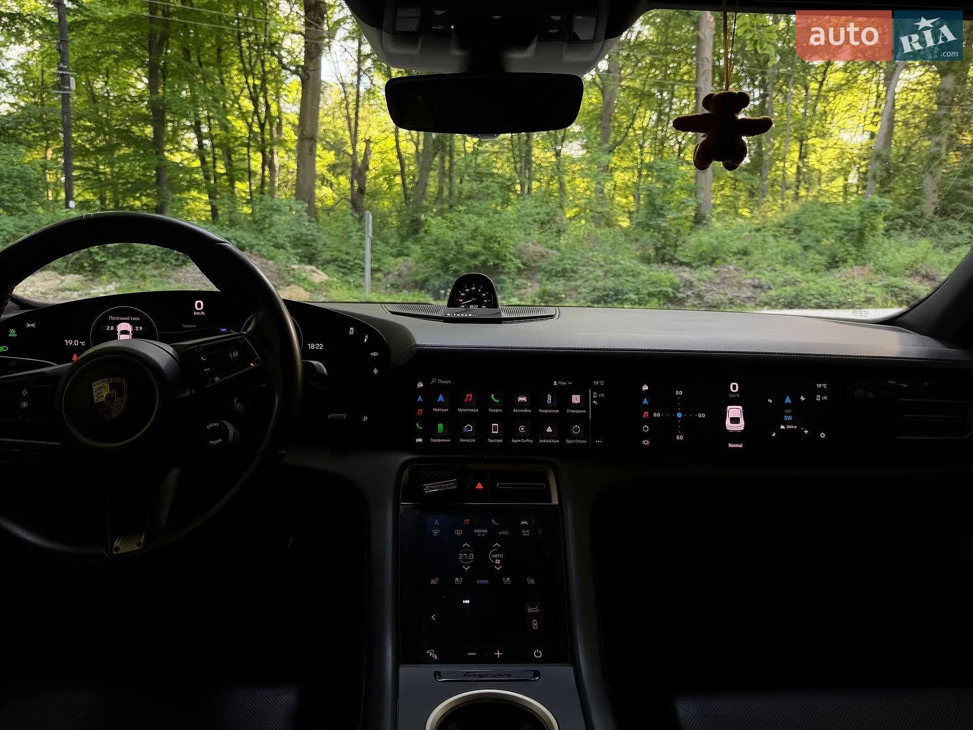 2020 Porsche Taycan - мініатюра 17