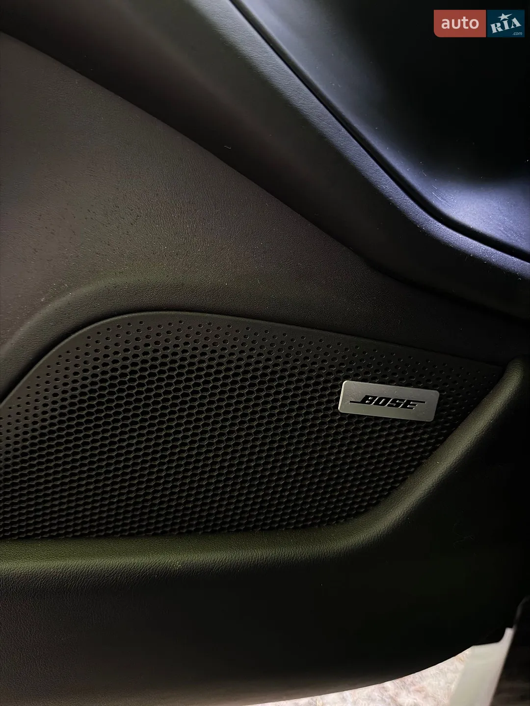 2020 Porsche Taycan - мініатюра 21