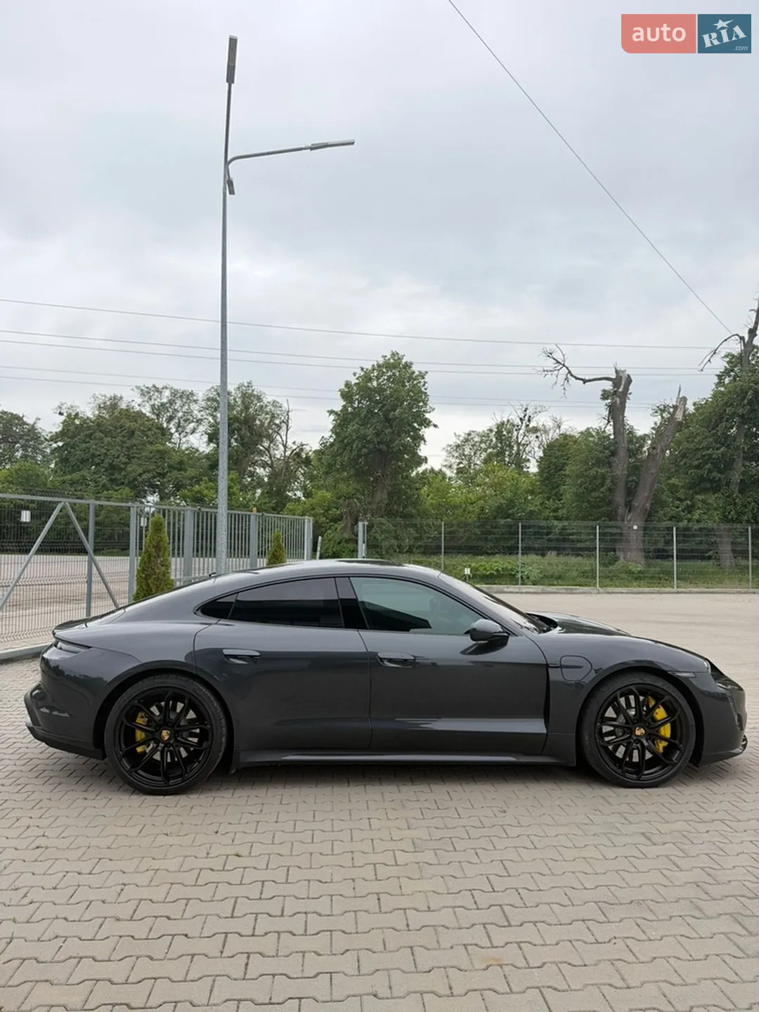 2020 Porsche Taycan - мініатюра 3