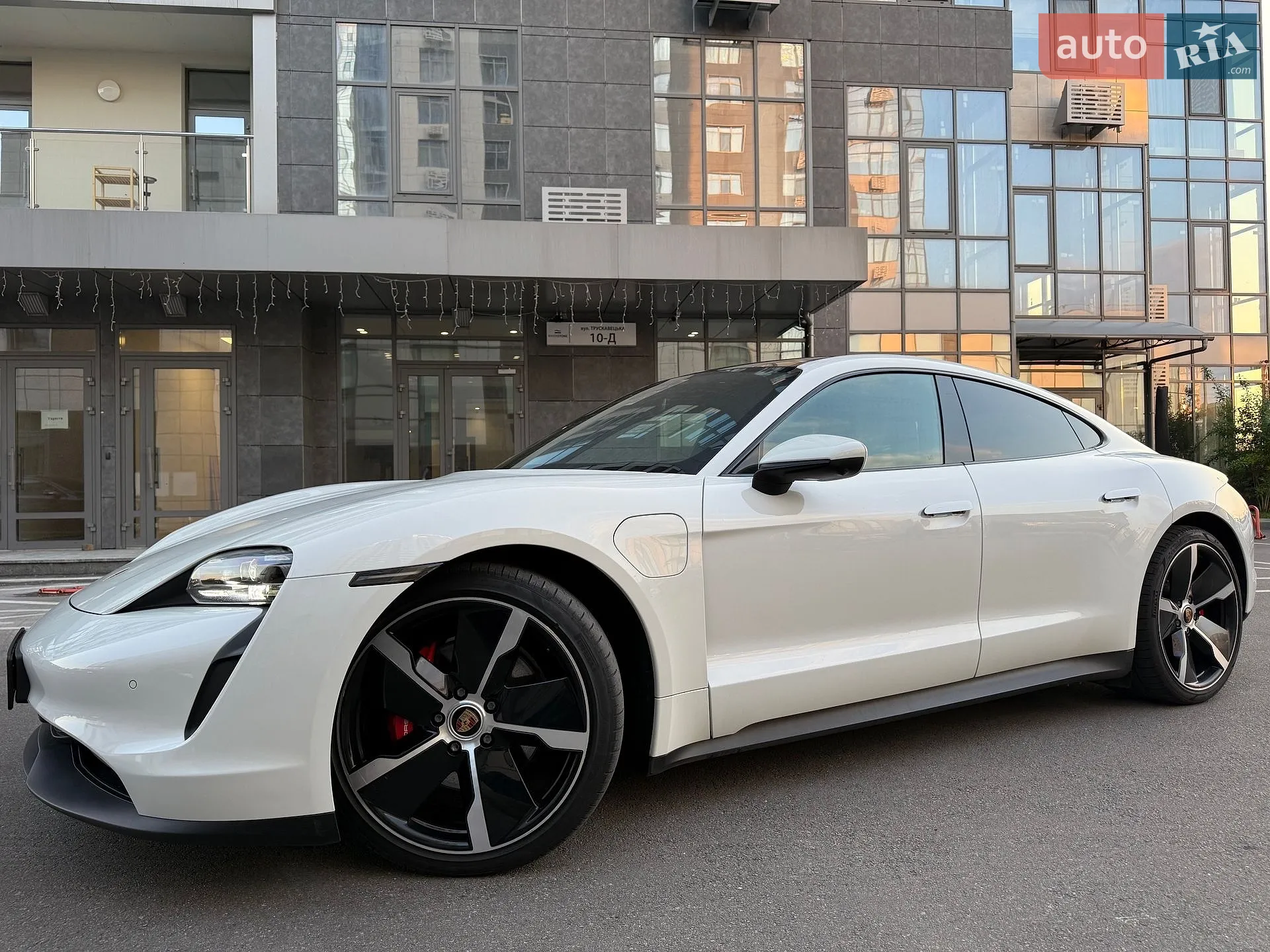 2021 Porsche Taycan - мініатюра 10