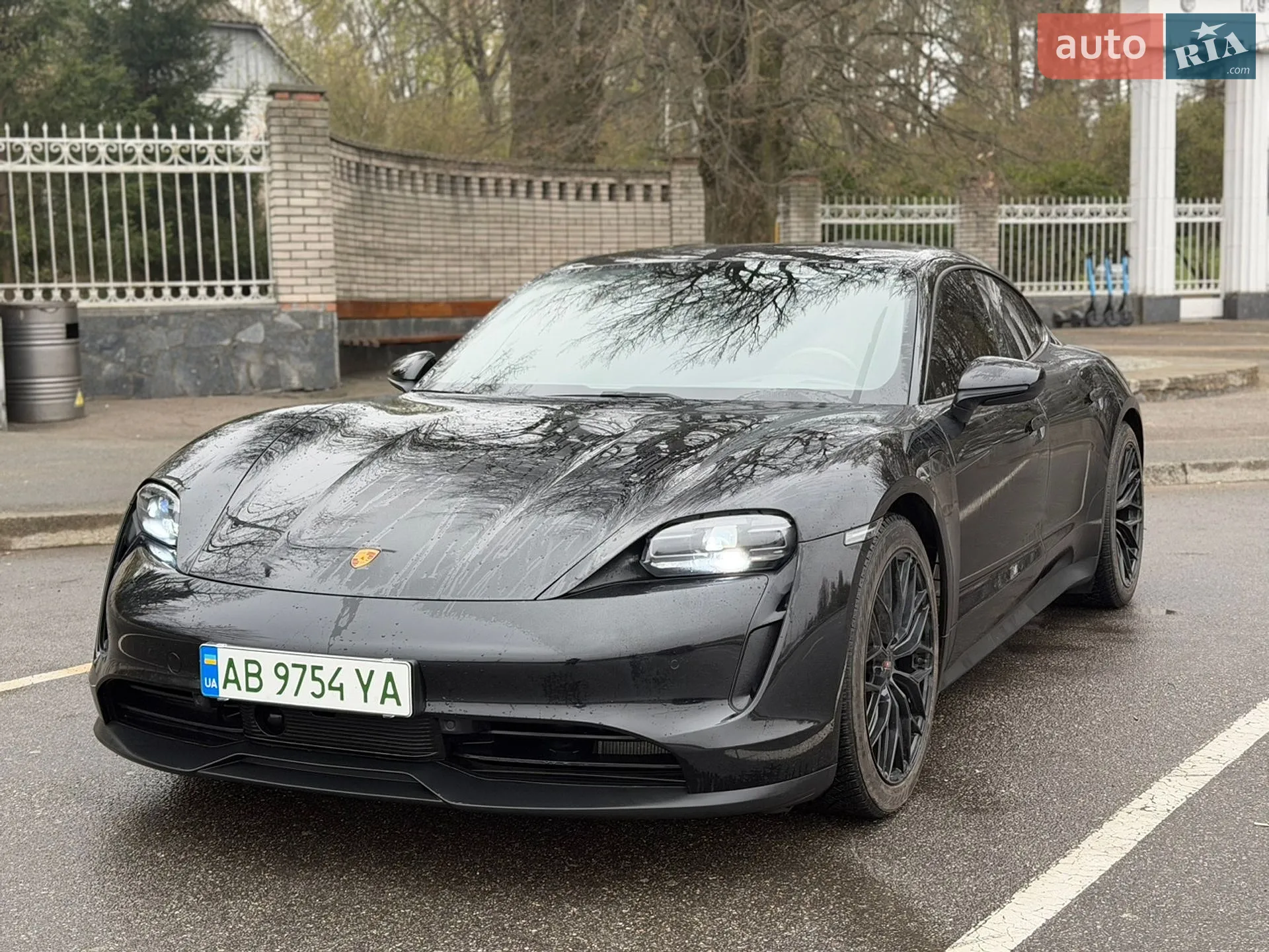 2021 Porsche Taycan - мініатюра 2