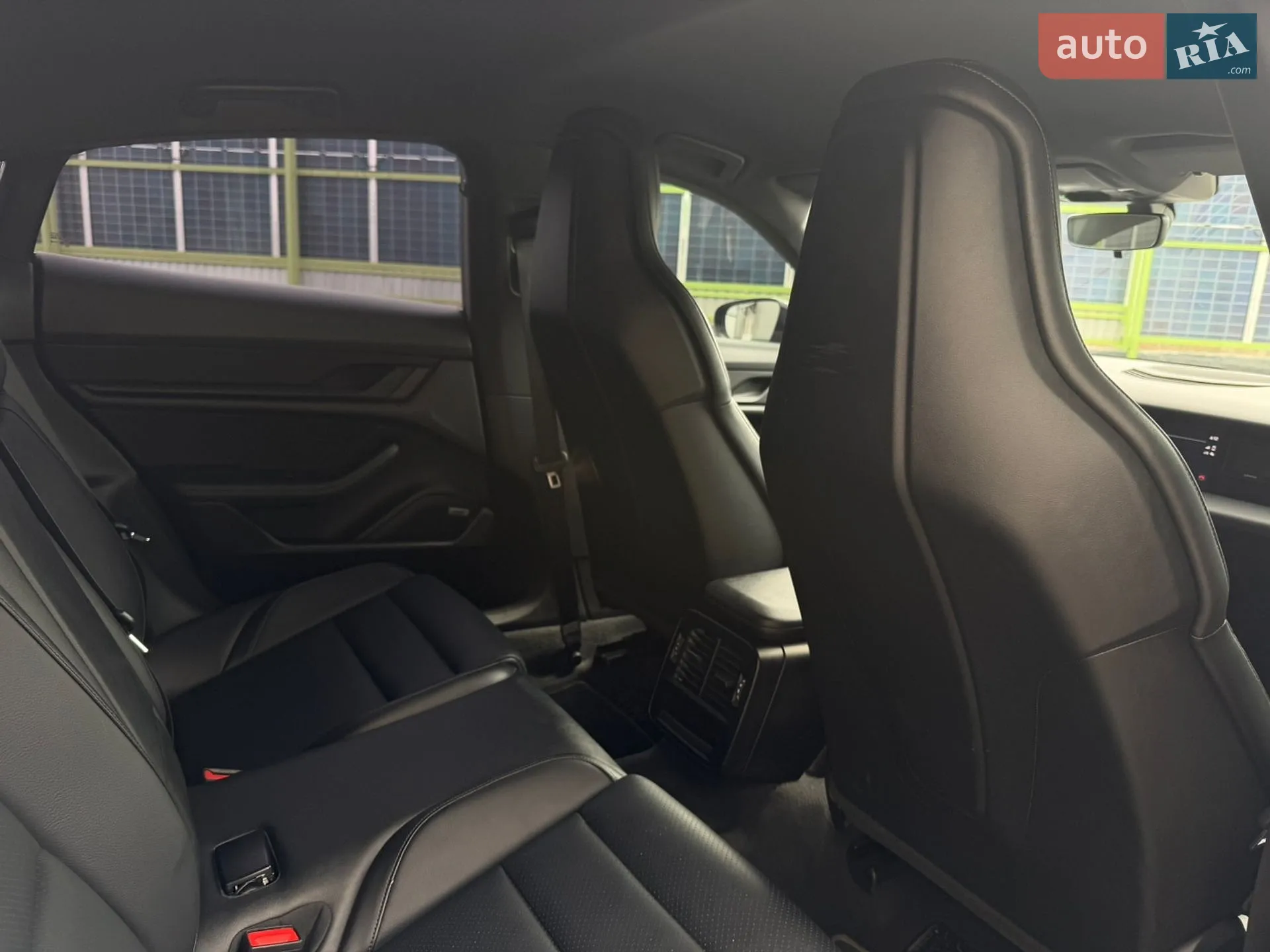 2021 Porsche Taycan - мініатюра 16