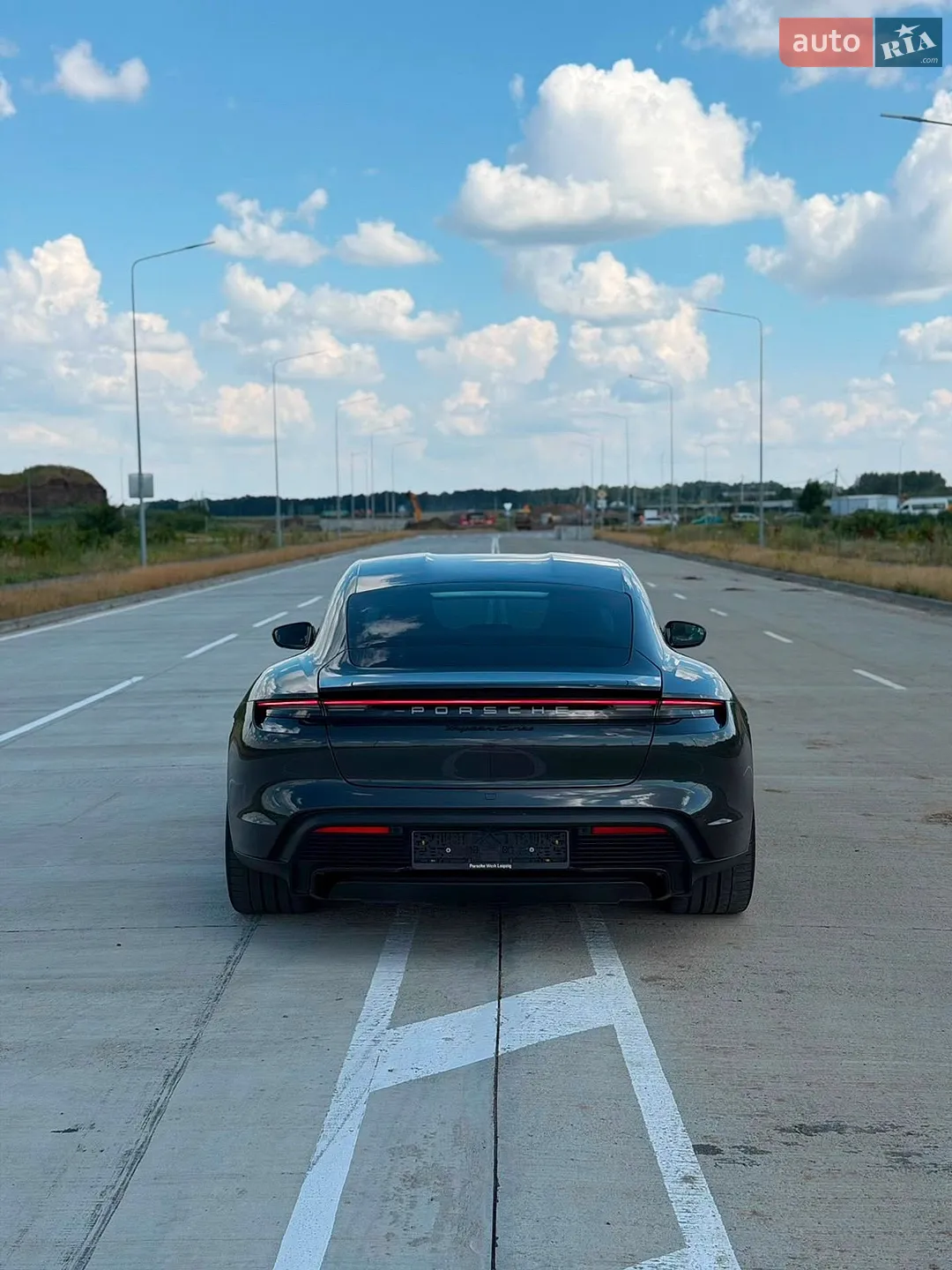 2020 Porsche Taycan - мініатюра 9
