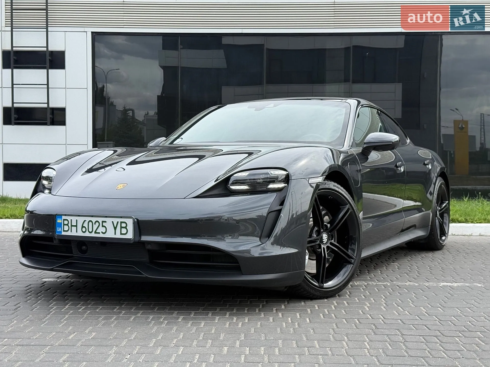 2021 Porsche Taycan - мініатюра 4
