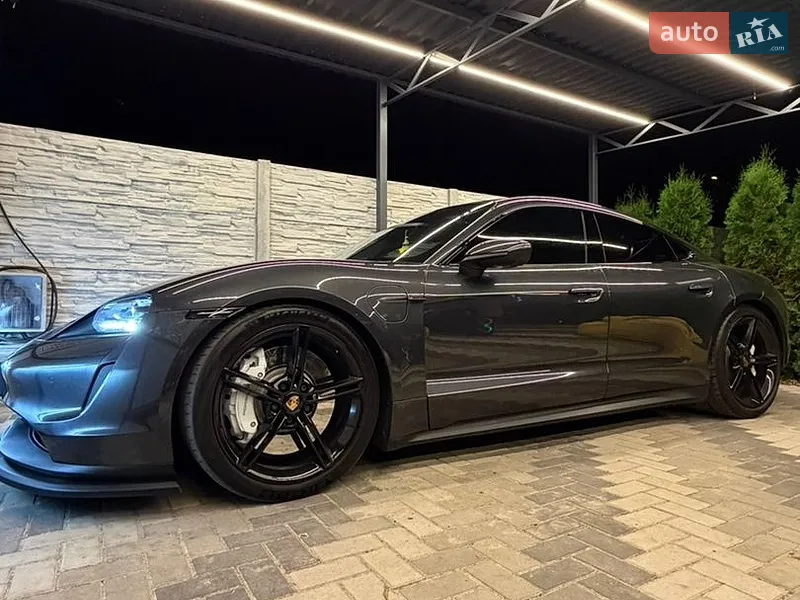 Porsche Taycan 2020